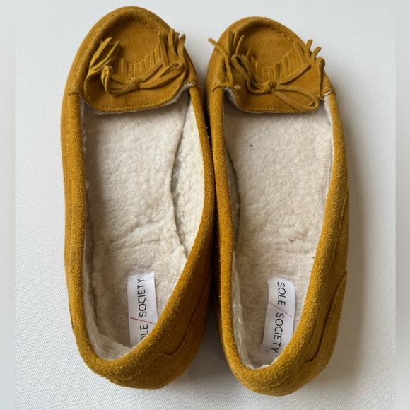 Sole Society Shoes - NWOT size 9 yellow suede fleece-lined, hard-soled Sole Society moccasins